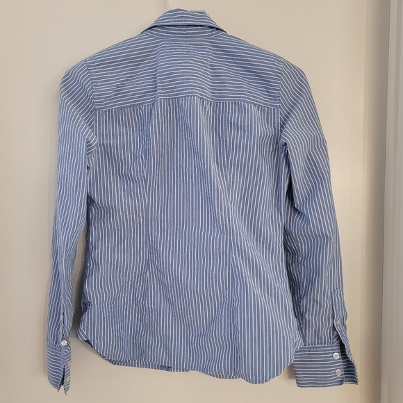 American Eagle size 2 button down - Picture 8 of 9